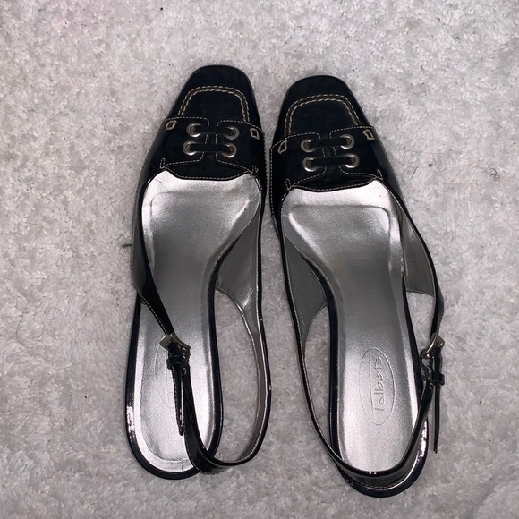 Talbots Blue Patent Laced Slingback Wood Heel - Picture 2 of 6